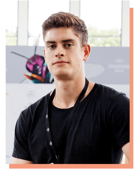 Aufbauhelfer von ucm.agency bringen handwerkliches Geschick, technischen Sachverstand, Belastbarkeit und ein Blick fürs Detail mit-32