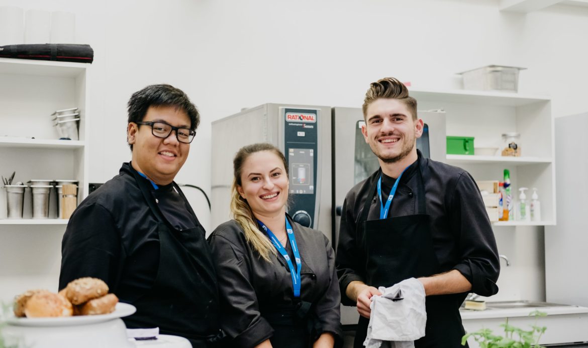 Corona Support Staff von ucm.agency - Küchenhilfen